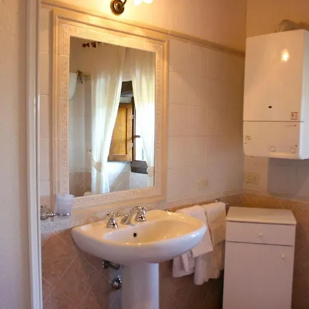 Scanizza Sleeps 6 Pool Wifi T490374 Appartement Cortona